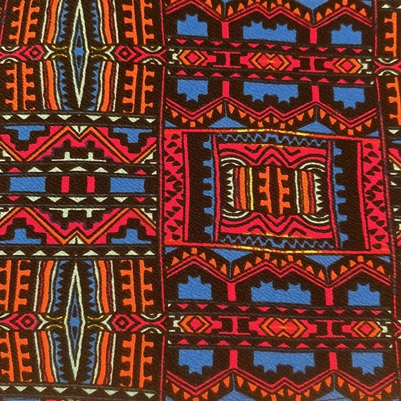 LuLaRoe Women’s Cassie Pencil Skirt/Size:S /Color: Multi-Geometric Pattern (NWT) - Picture 4 of 7